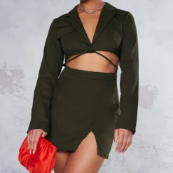 Robe Moulante Style Blazer Utilitaire Kaki En Maille Tissée à Découpes Et Taille Nouée