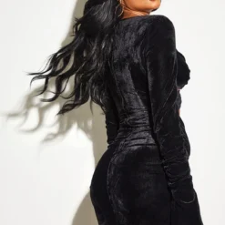 Robe Moulante En Velours Noir Torsadée Devant à Découpes Et Manches Froncées 6 Robe Moulante En Velours Noir Torsadée Devant à Découpes Et Manches Froncées -Pas Cher Robe Tendre Magasin 9a6010e9b6a4a67ab1d2065712de702e49981536 cmu4052 3