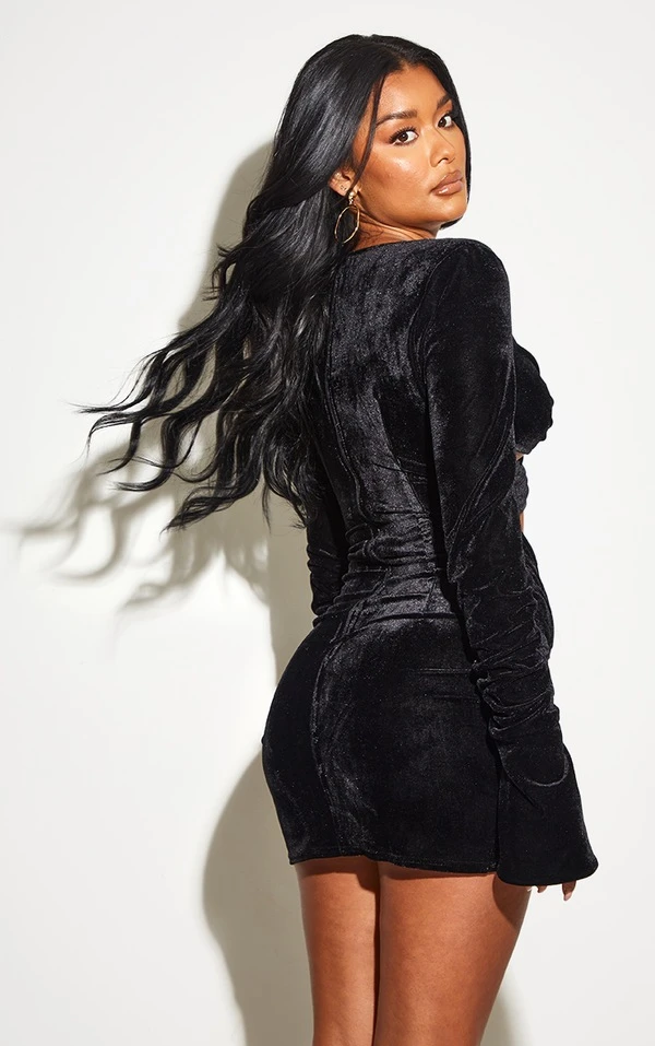 Robe Moulante En Velours Noir Torsadée Devant à Découpes Et Manches Froncées 2 Robe Moulante En Velours Noir Torsadée Devant à Découpes Et Manches Froncées – Image 2