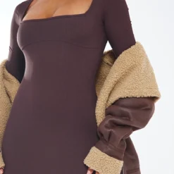 Robe Moulante Chocolat Côtelée à Détail Armatures Et Manches Longues 8 Robe Moulante Chocolat Côtelée à Détail Armatures Et Manches Longues -Pas Cher Robe Tendre Magasin 9b32ec77c67e6def0d481dd1aedd3c6d9754be73 cnb9205 4