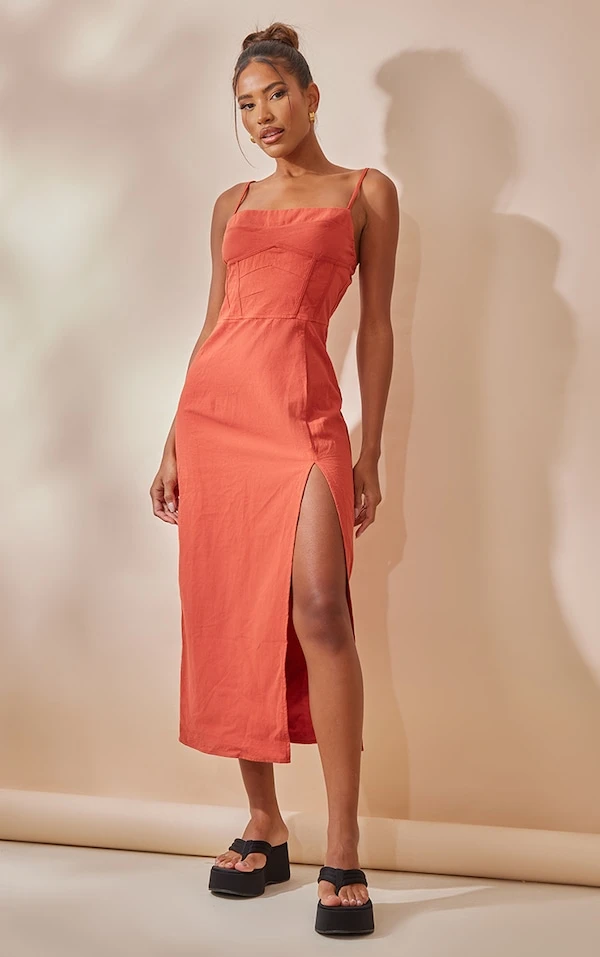 Robe Mi-longue Rouille Fendue à Corset Et Bretelles Fines 3 Robe Mi-longue Rouille Fendue à Corset Et Bretelles Fines – Image 3