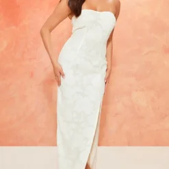 Robe Longue Bustier Crème Texturée à Fleurs 7 Robe Longue Bustier Crème Texturée à Fleurs -Pas Cher Robe Tendre Magasin a52c0a55f2e0b823e3ee9136e1d152f4c482918a cne8539 3