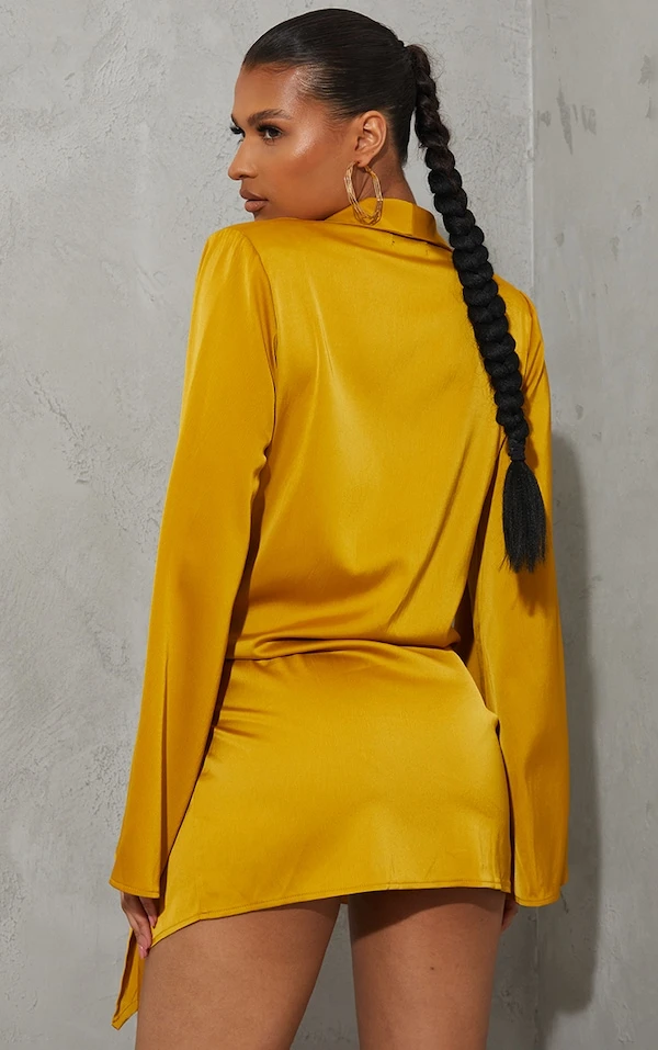 Robe Blazer Droite Chartreuse à Décolleté Très Plongeant Détail Noeud 2 Robe Blazer Droite Chartreuse à Décolleté Très Plongeant Détail Noeud – Image 2