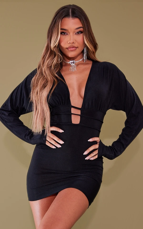 Robe Très Moulante Noir Brillante à Taille Détaillée Et Manches Longues 1 Robe Très Moulante Noir Brillante à Taille Détaillée Et Manches Longues