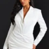 Robe Blazer Satinée Blanche Décolletée à Jupe Portefeuille