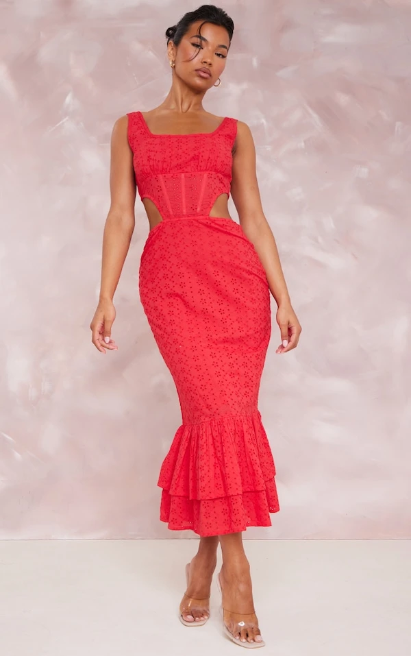 Robe Longue En Broderie Anglaise Rouge à Corset Et étages 1 Robe Longue En Broderie Anglaise Rouge à Corset Et étages