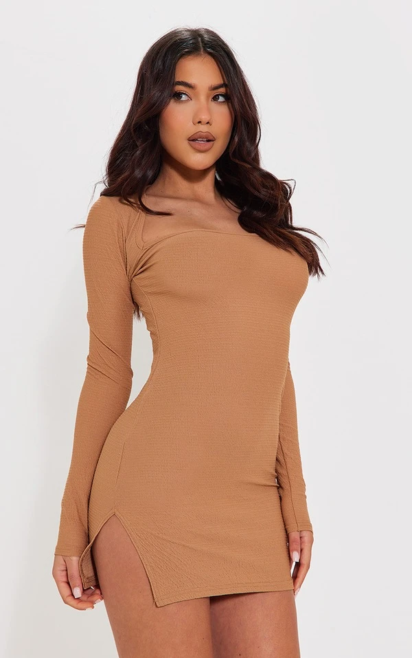 Robe Moulante Camel à Col Carré Et Manches Longues 3 Robe Moulante Camel à Col Carré Et Manches Longues – Image 3