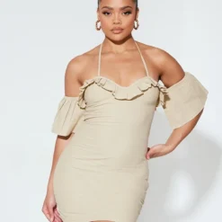 Robe Droite Vert Sauge En Maille Tissée Découpée Volantée à Dos Nu Et Col Bardot