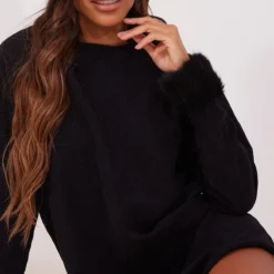 Robe Pull Oversize En Velours Côtelé Noir à Manchettes En Fausse Fourrure -Pas Cher Robe Tendre Magasin b17ddbba77c7ef22bc850a002a013da1b56ea67b cnb1547 4