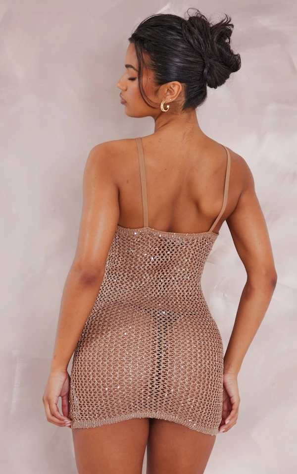 Mini Robe En Crochet Café Au Lait à Sequins Et Bretelles 2 Mini Robe En Crochet Café Au Lait à Sequins Et Bretelles – Image 2