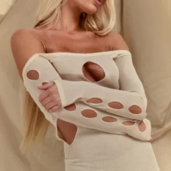 Robe Longue En Maille Transparente Crème Découpée à Manches Longues -Pas Cher Robe Tendre Magasin b8b84e45d370e56701f8a834e891b0b3e4425cd1 cnc5952 4