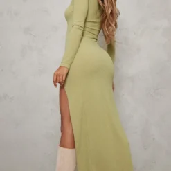 Robe Longue Vert Sauge Kaki à Col Carré Et Fente -Pas Cher Robe Tendre Magasin b96c38eb1ce70761b987a53da9da5f28689949e0 cnd4088 2