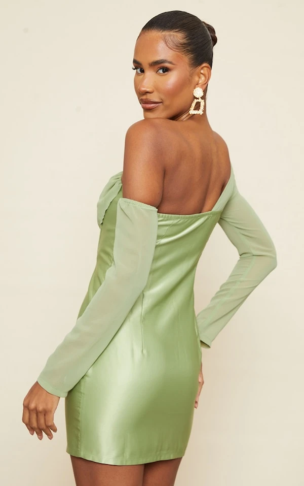 Robe Moulante Asymétrique En Mousseline De Soie Satinée Sauge Drapée 2 Robe Moulante Asymétrique En Mousseline De Soie Satinée Sauge Drapée – Image 2