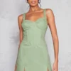 Robe Moulante Cargo Vert Sauge à Détail Corset Et Coutures Contrastantes