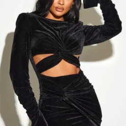 Robe Moulante En Velours Noir Torsadée Devant à Découpes Et Manches Froncées 7 Robe Moulante En Velours Noir Torsadée Devant à Découpes Et Manches Froncées -Pas Cher Robe Tendre Magasin c45c2e87fa1d3773871f4d25e2acefa3f57ed330 cmu4052 4