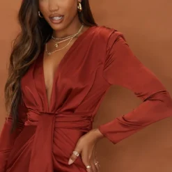 Robe Moulante Satinée Rouille à Manches Longues Et Décolleté Plongeant -Pas Cher Robe Tendre Magasin ca165f45df698f3bf14bd6517a6c8ead987f85c4 cmt7010 5