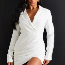 Robe Blazer Portefeuille Blanche à Bordure De Perles