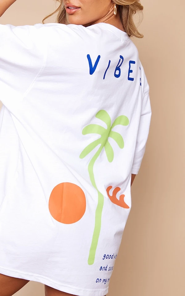 Robe T-shirt Blanc à Slogan Good Vibes 4 Robe T-shirt Blanc à Slogan Good Vibes – Image 4