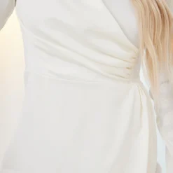 Robe Moulante Texturée Satinée Crème Drapée à Col Montant -Pas Cher Robe Tendre Magasin d3d19582b5a51fc99d98e2a83cb153c4794d694e cnd2023 4