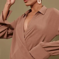 Robe Chemise Tissée Chocolat Texturée Très Décolletée à Manchettes évasées -Pas Cher Robe Tendre Magasin d40ee160934c956747326f35ab3fd95619e4df41 cnb9161 4