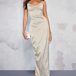 Robe Longue Satinée Vert Olive Brodée Fleurie à Col Bénitier -Pas Cher Robe Tendre Magasin d41718daf09ca338732a0dc83159245f8809e3a4 cnd7526 1