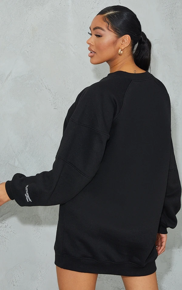 PRETTYLITTLETHING Robe En Sweat Noir Oversize à Manches Raglan 2 PRETTYLITTLETHING Robe En Sweat Noir Oversize à Manches Raglan – Image 2