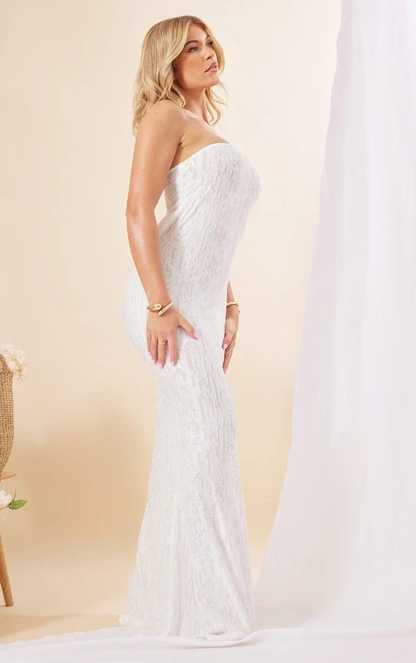 Robe Longue Bustier Texturée Blanche Métallisée à Dos Bénitier 2 Robe Longue Bustier Texturée Blanche Métallisée à Dos Bénitier – Image 2