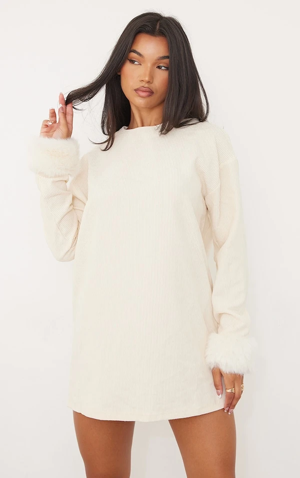 Robe Pull Oversize En Velours Côtelé Crème à Manchettes En Fausse Fourrure 1 Robe Pull Oversize En Velours Côtelé Crème à Manchettes En Fausse Fourrure