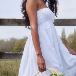 Robe Bustier Longue Blanche Fluide Découpée Dans Le Dos -Pas Cher Robe Tendre Magasin e6538a78e199952d5ae7534aaac7f80891b1de09 cnd8933 4