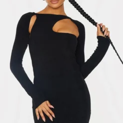 Robe Moulante Découpée En éponge Noire à Manches Longues