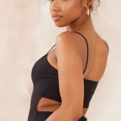 Logic Robe Moulante Noire Découpée Dans Le Dos à Bretelles -Pas Cher Robe Tendre Magasin f0479fba312e16a6cae09e5aab9e1a62a9acfb65 cnf0248 4