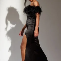 Robe Longue Bandeau Noire à Bordure En Plumes 7 Robe Longue Bandeau Noire à Bordure En Plumes -Pas Cher Robe Tendre Magasin f2d53b1da7e4fc3214bb4a7d3946dc03bca547d8 cna9194 3