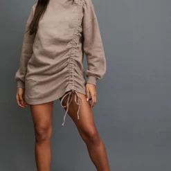 Robe Pull Oversize Taupe En Sweat Froncé Oversize à Col Ras -Pas Cher Robe Tendre Magasin f3ee47c638285842c6baddae3760a650b3b61389 cnd1269 3