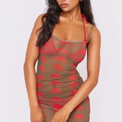 Robe Moulante En Mesh Kaki à Bretelles Et Monogrammes -Pas Cher Robe Tendre Magasin f527dac8cc3af3e22c77693d709247bbd6d76535 cnd8749 1