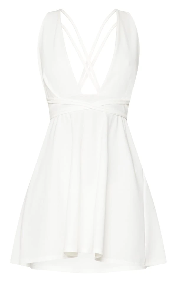 Robe Patineuse Blanche à Lanières Croisées 3 Robe Patineuse Blanche à Lanières Croisées – Image 3