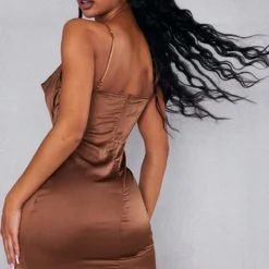 Robe Moulante Satinée Chocolat à Bretelles Et Parties En Dentelle -Pas Cher Robe Tendre Magasin faf0774abc19ad9a9adcc086e3b384187fffcd8a cnc7770 2