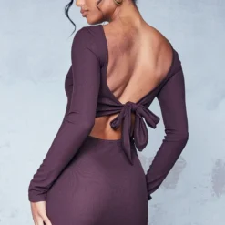 Robe Moulante Côtelée Chocolat à Manches Longues Et Dos Noué