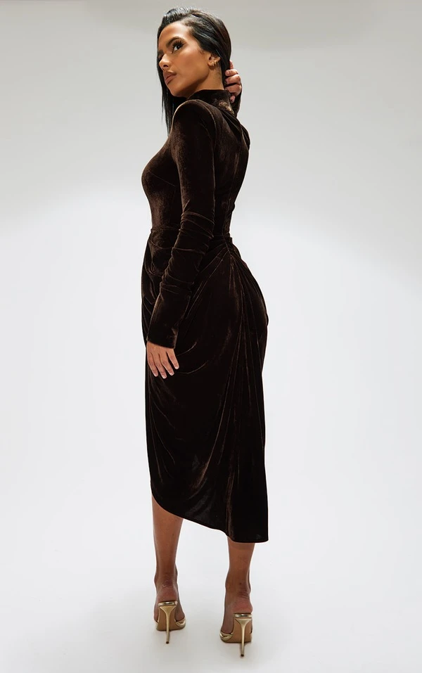 Robe Mi-longue Fendue En Velours Drapé Chocolat à Col Montant Et Manches 2 Robe Mi-longue Fendue En Velours Drapé Chocolat à Col Montant Et Manches – Image 2